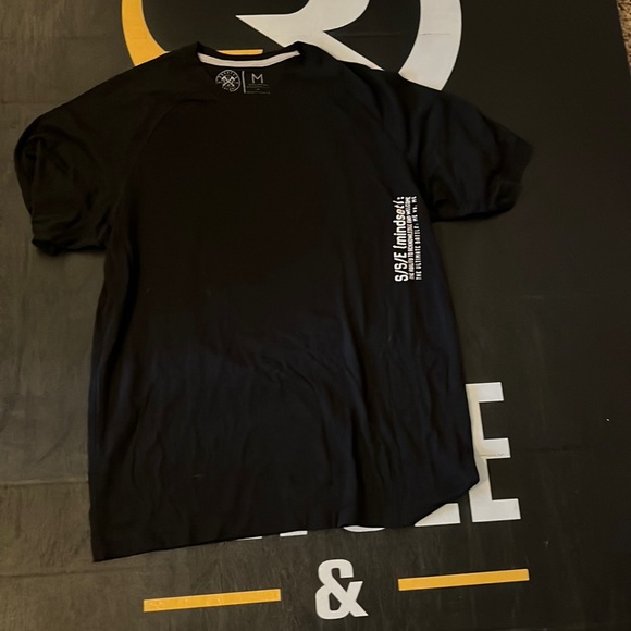 Misfit athletics tee medium - Picture 1 of 2